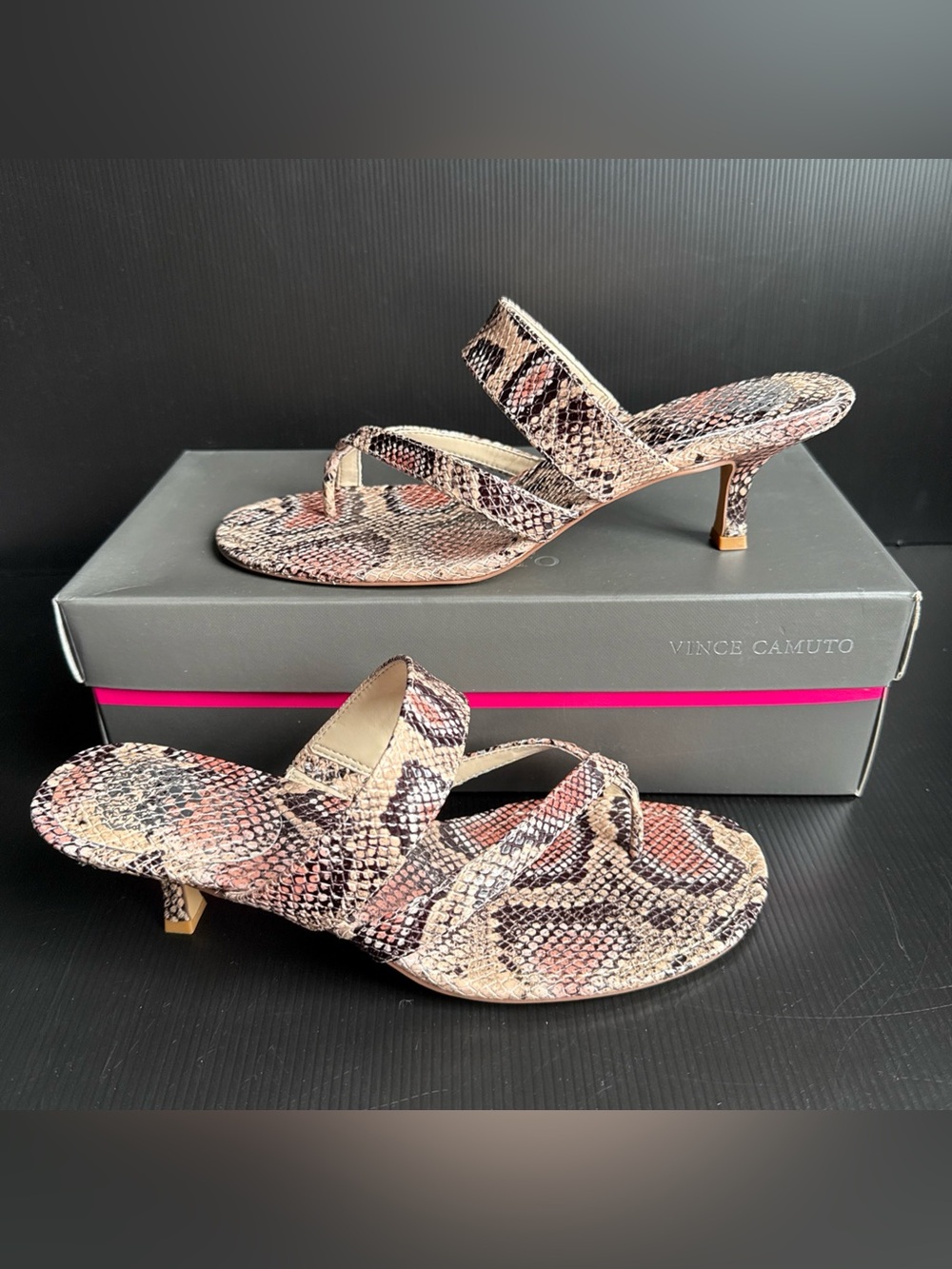 NIB Vince Camuto Moentha Faux Snakeskin Vintage Rose Sandals Women’s Size 9.5